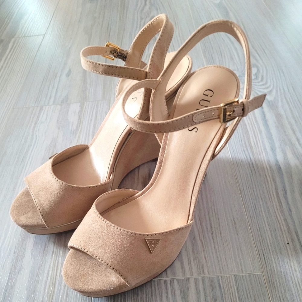 GUESS Women's Tan Peep Toe Heels